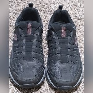 Men's Sketchers size 8.5